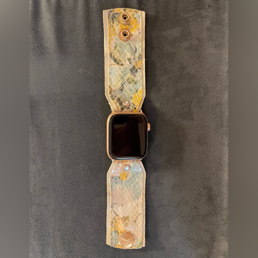 Spark’l Apple 42/44 Luxe Pastello Bow Band, 9mm clear crystals, rose gold.